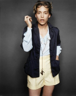 Piper Perabo sweatshirt