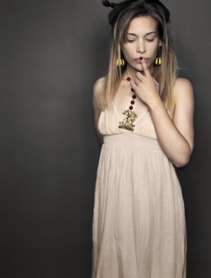 Piper Perabo sweatshirt