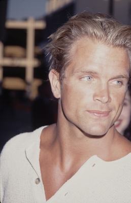 David Chokachi sweatshirt