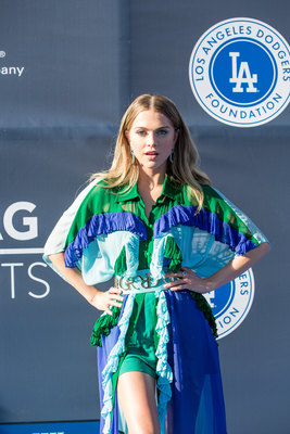 Anne Winters sweatshirt