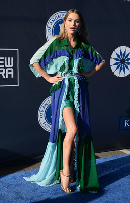 Anne Winters sweatshirt