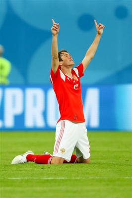 Mario Fernandes poster