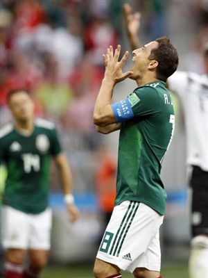 Andres Guardado sweatshirt