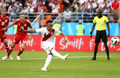 Christian Cueva poster