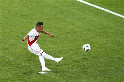 Christian Cueva poster