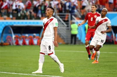 Christian Cueva poster