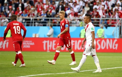 Christian Cueva poster