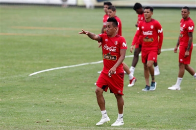 Christian Cueva poster