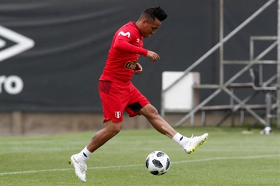 Christian Cueva poster