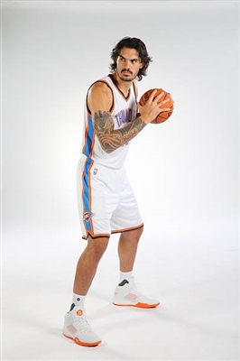 Steven Adams sweatshirt