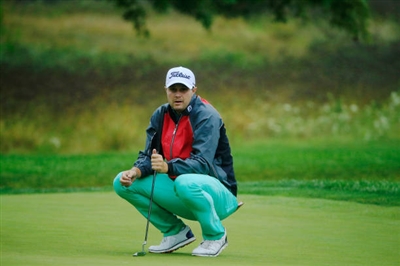 Peter Uihlein sweatshirt