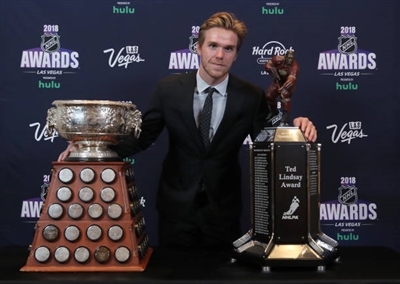 Connor Mcdavid sweatshirt