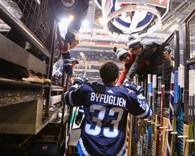 Dustin Byfuglien sweatshirt