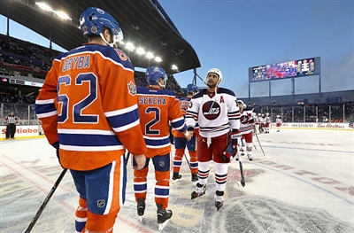 Dustin Byfuglien sweatshirt
