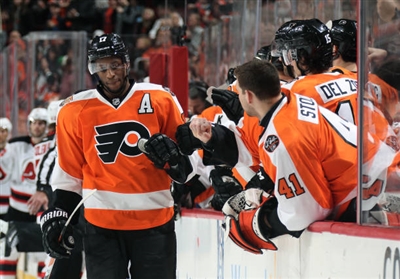 Wayne Simmonds sweatshirt