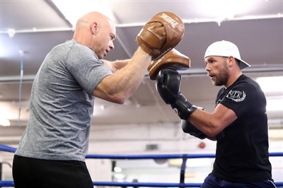 Billy Joe Saunders sweatshirt