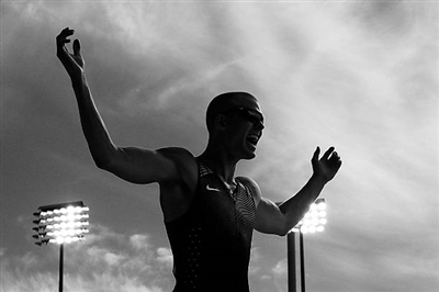 Sam Kendricks sweatshirt