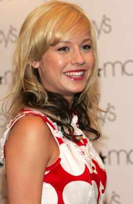 Brie Larson sweatshirt