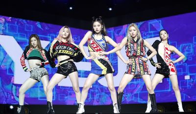 Itzy poster