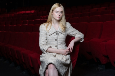 Elle Fanning sweatshirt