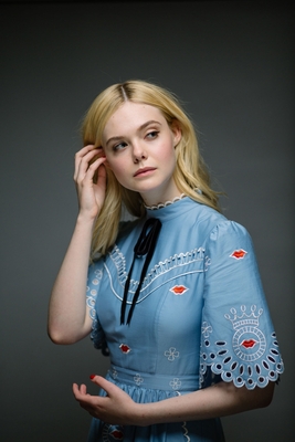 Elle Fanning sweatshirt