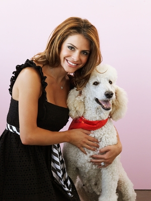 Maria Menounos sweatshirt