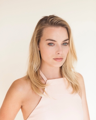 Margot Robbie poster