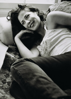 Maura Tierney sweatshirt