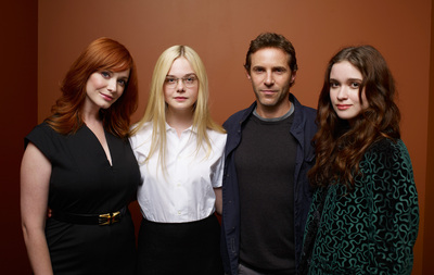 Elle Fanning sweatshirt