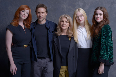 Elle Fanning sweatshirt