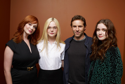 Elle Fanning sweatshirt