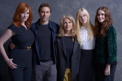 Elle Fanning sweatshirt