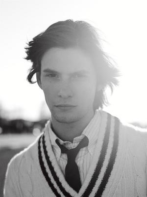 Ben Barnes sweatshirt