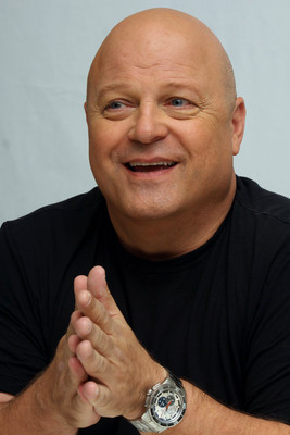 Michael Chiklis sweatshirt