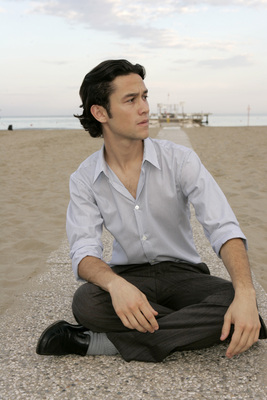 Joseph Gordon Levitt sweatshirt