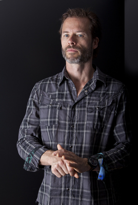 Guy Pearce poster