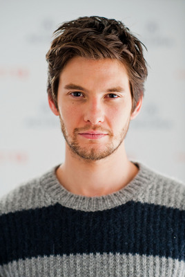 Ben Barnes sweatshirt