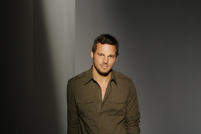 Justin Chambers sweatshirt