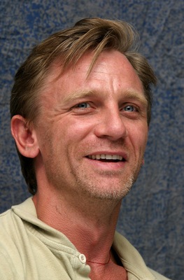 Daniel Craig poster