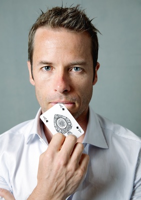Guy Pearce poster