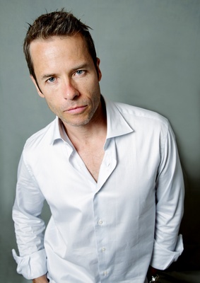 Guy Pearce poster