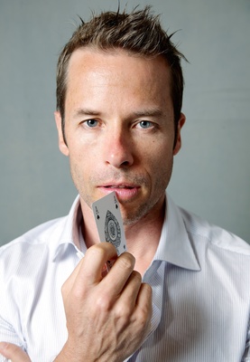 Guy Pearce poster