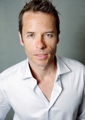 Guy Pearce poster