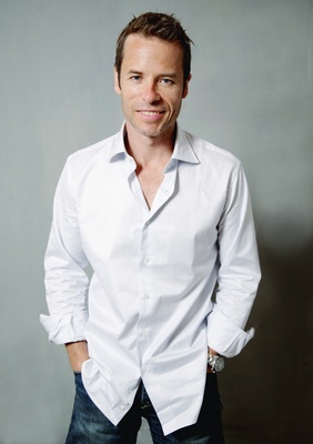Guy Pearce poster