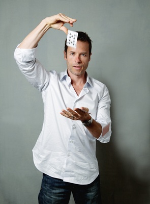 Guy Pearce poster