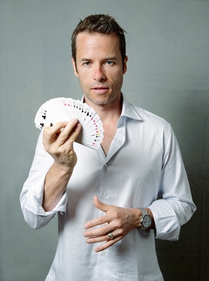 Guy Pearce poster