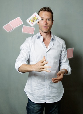 Guy Pearce poster
