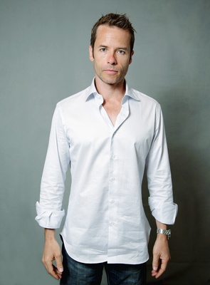 Guy Pearce poster