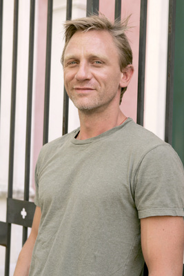 Daniel Craig poster