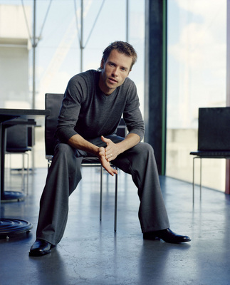 Guy Pearce poster